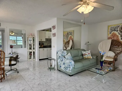 224 Burgundy E Delray Beach FL 33484