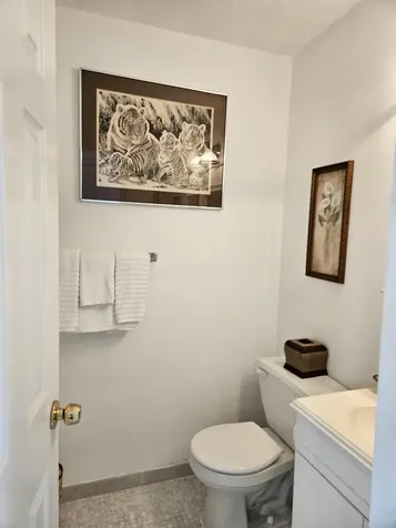224 Burgundy E Delray Beach FL 33484