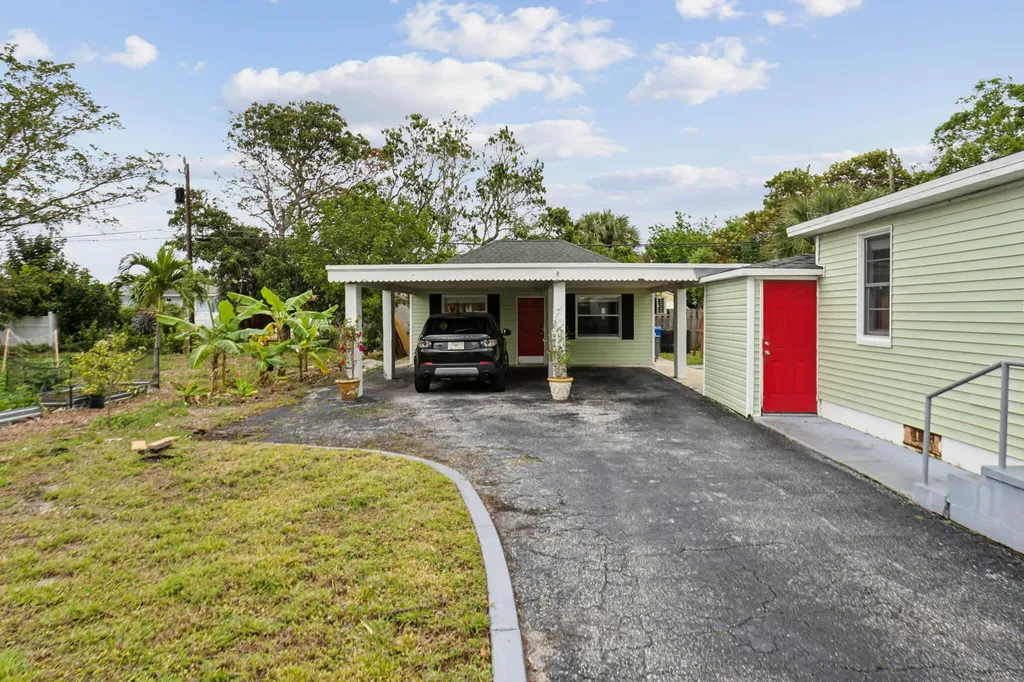 614 N 7th Street Lantana FL 33462
