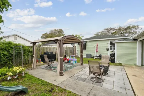 614 N 7th Street Lantana FL 33462