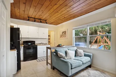 614 N 7th Street Lantana FL 33462