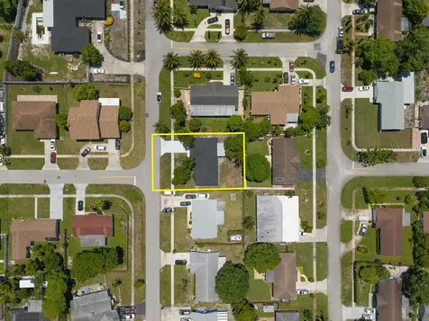 598 Coral Way Delray Beach FL 33445