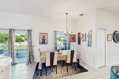 2398 Se Rich Street Port Saint Lucie FL 34984