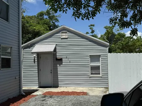 717 S B Street Lake Worth Beach FL 33460