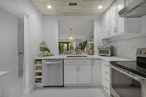 2136 Ne 44th Street Lighthouse Point FL 33064