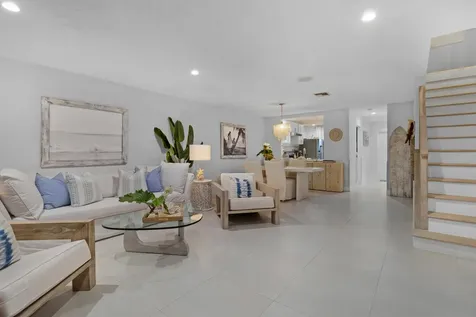 2136 Ne 44th Street Lighthouse Point FL 33064