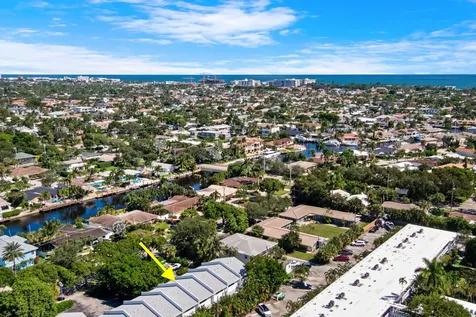 2136 Ne 44th Street Lighthouse Point FL 33064