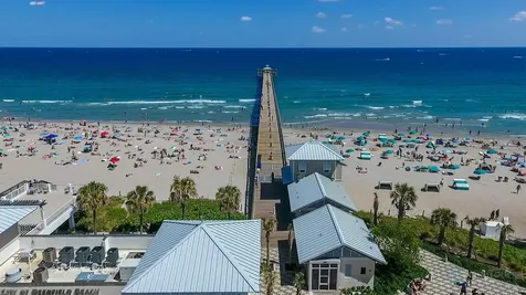 2136 Ne 44th Street Lighthouse Point FL 33064