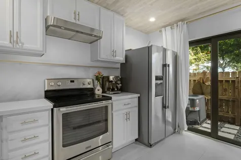 2136 Ne 44th Street Lighthouse Point FL 33064