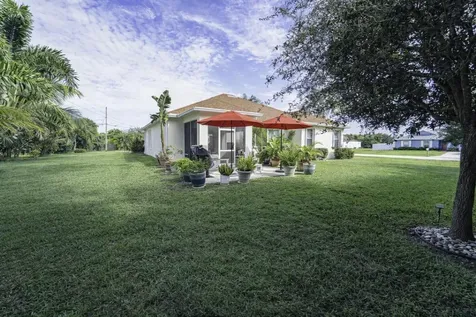 2290 Se Baron Street Port Saint Lucie FL 34952