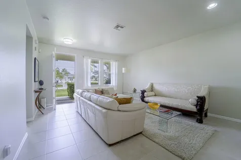 2290 Se Baron Street Port Saint Lucie FL 34952