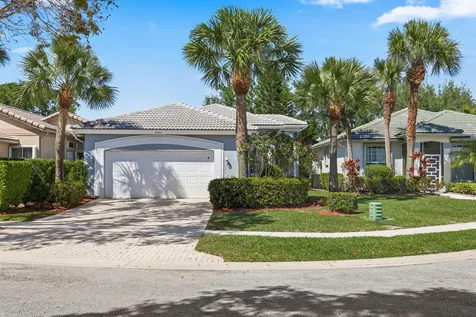 9082 Bay Point Circle Circle West Palm Beach FL 33411