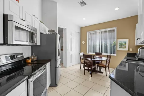 9082 Bay Point Circle Circle West Palm Beach FL 33411