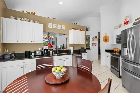9082 Bay Point Circle Circle West Palm Beach FL 33411
