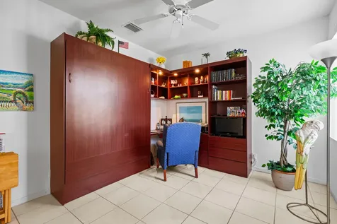 9082 Bay Point Circle Circle West Palm Beach FL 33411