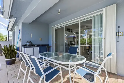 9082 Bay Point Circle Circle West Palm Beach FL 33411