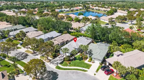 9082 Bay Point Circle Circle West Palm Beach FL 33411