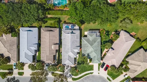 9082 Bay Point Circle Circle West Palm Beach FL 33411