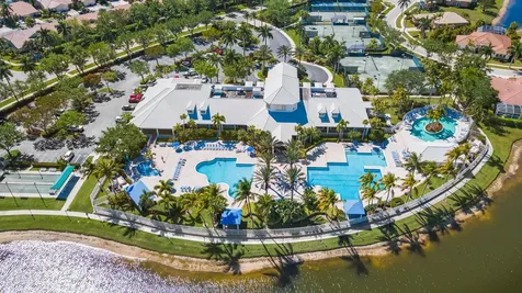 9082 Bay Point Circle Circle West Palm Beach FL 33411