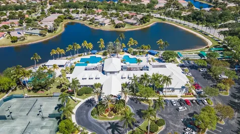 9082 Bay Point Circle Circle West Palm Beach FL 33411