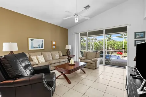 9082 Bay Point Circle Circle West Palm Beach FL 33411