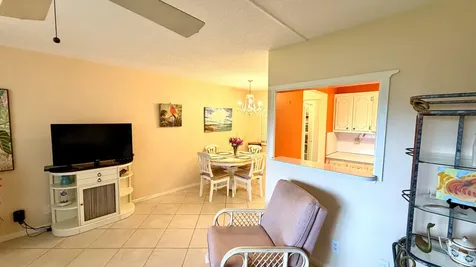 480 Horizons Boynton Beach FL 33435