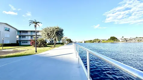 480 Horizons Boynton Beach FL 33435