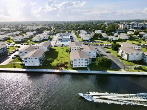 480 Horizons Boynton Beach FL 33435