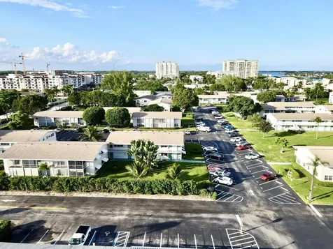 480 Horizons Boynton Beach FL 33435