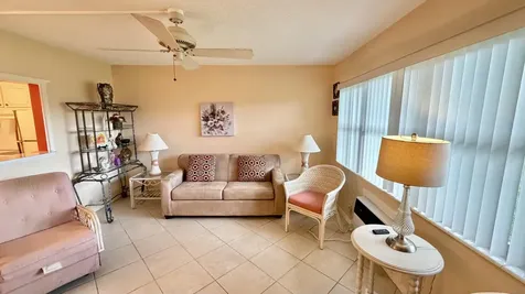 480 Horizons Boynton Beach FL 33435