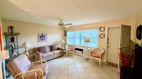 480 Horizons Boynton Beach FL 33435