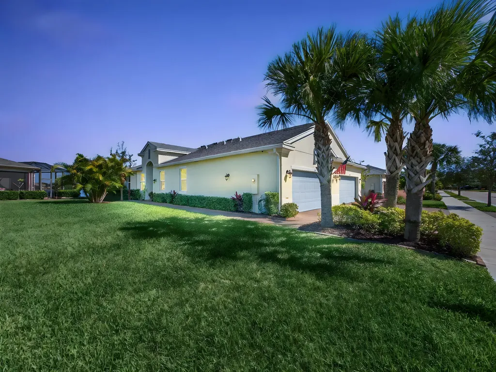12873 Sw Lake Fern Circle Port Saint Lucie FL 34987