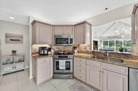 6884 Se Bunker Hill Drive Hobe Sound FL 33455