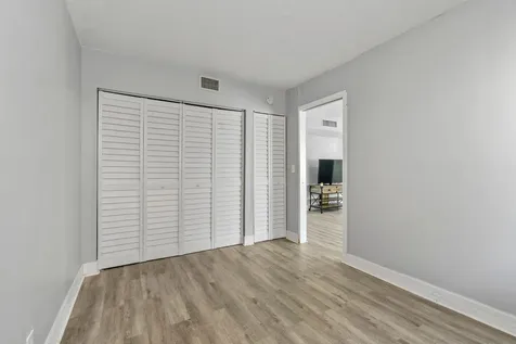 5160 Las Verdes Circle Delray Beach FL 33484