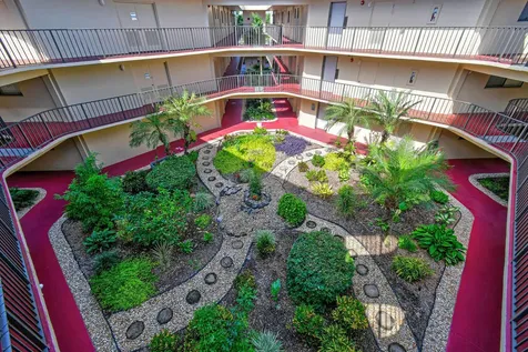 5160 Las Verdes Circle Delray Beach FL 33484