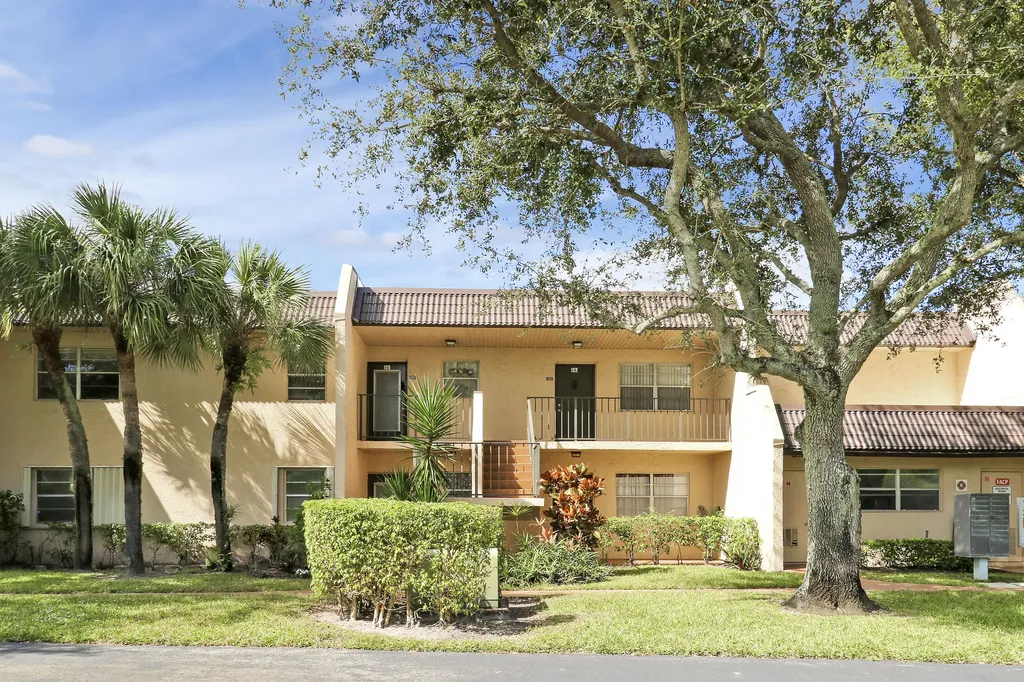 120 Lake Constance Drive West Palm Beach FL 33411