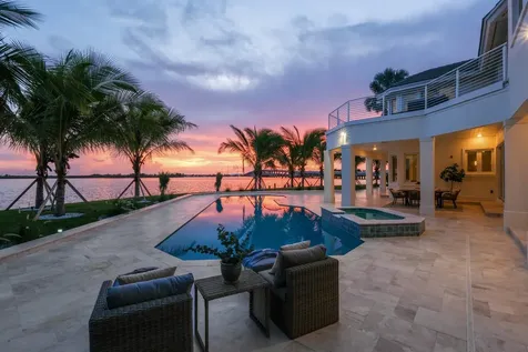 526 Point Lane Vero Beach FL 32963