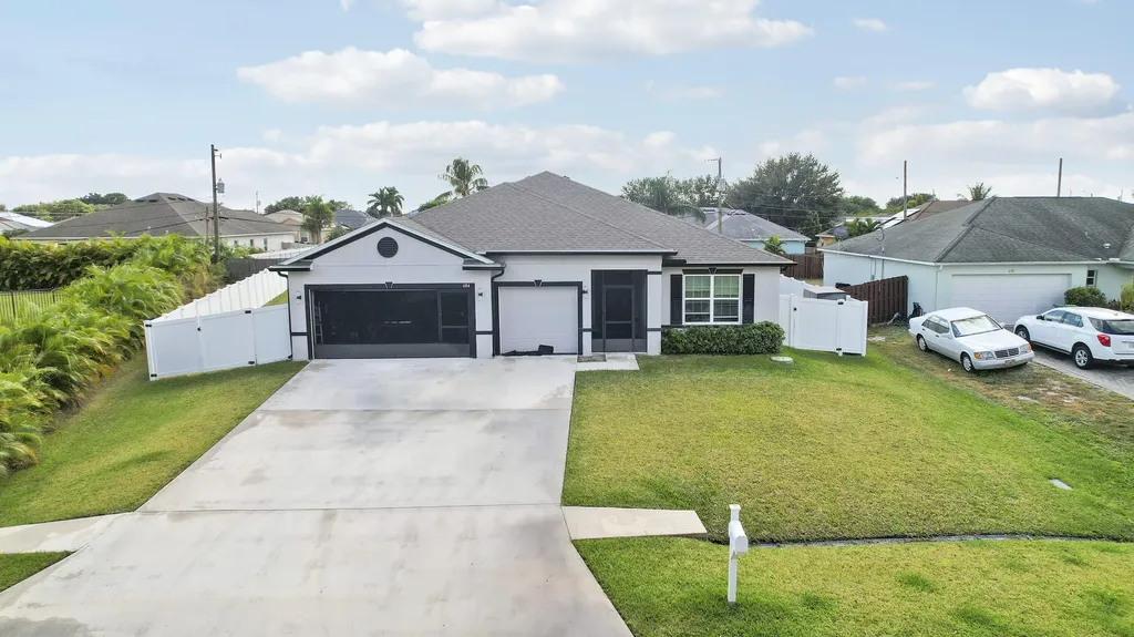 684 Sw Jada Road Port Saint Lucie FL 34953