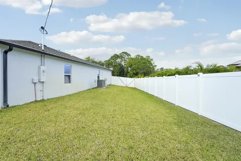 684 Sw Jada Road Port Saint Lucie FL 34953