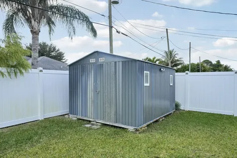 684 Sw Jada Road Port Saint Lucie FL 34953