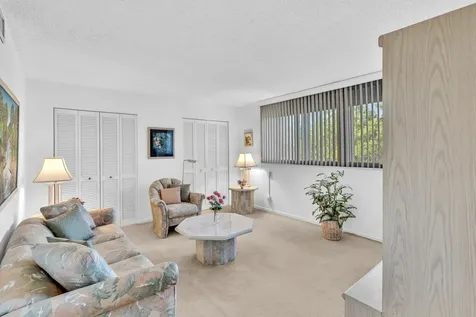 900 Ne Spanish River Boulevard Boca Raton FL 33431