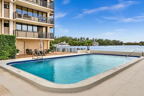900 Ne Spanish River Boulevard Boca Raton FL 33431