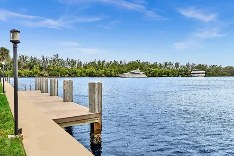 900 Ne Spanish River Boulevard Boca Raton FL 33431