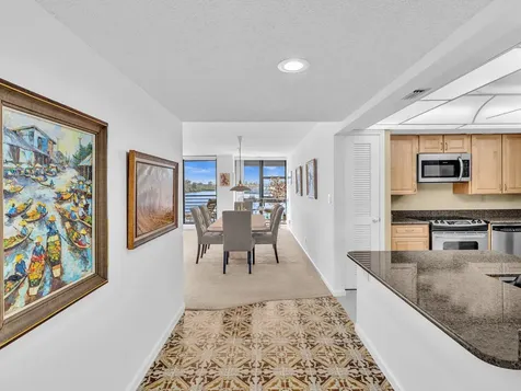 900 Ne Spanish River Boulevard Boca Raton FL 33431