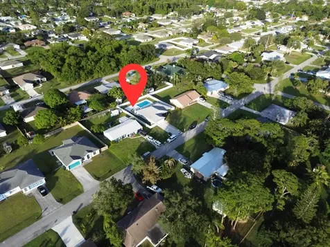 517 Nw Sherbrooke Avenue Port Saint Lucie FL 34983