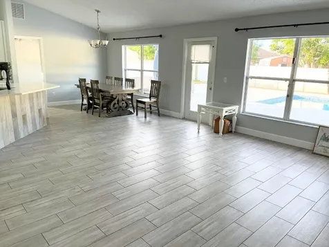 517 Nw Sherbrooke Avenue Port Saint Lucie FL 34983