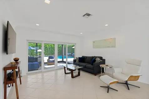 1093 Sw 14th Street Boca Raton FL 33486