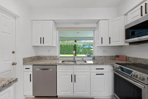 1093 Sw 14th Street Boca Raton FL 33486