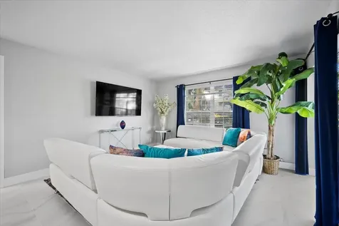 5500 Tamberlane Circle Palm Beach Gardens FL 33418