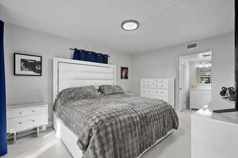 5500 Tamberlane Circle Palm Beach Gardens FL 33418